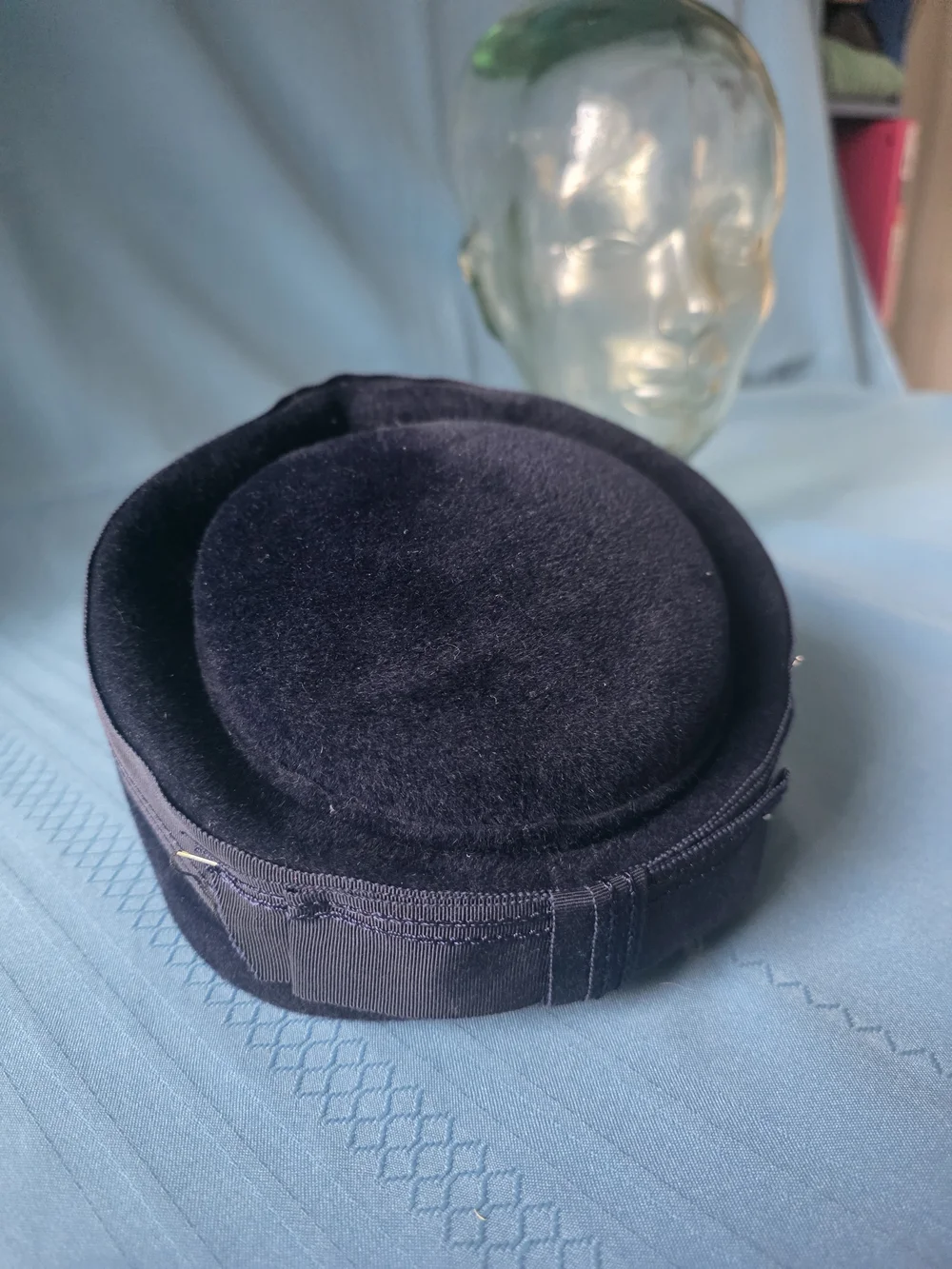 VTG 1950s Merrimac Peachbloom Velour Fur Felt Pillbox Tilt Hat Black Size 22